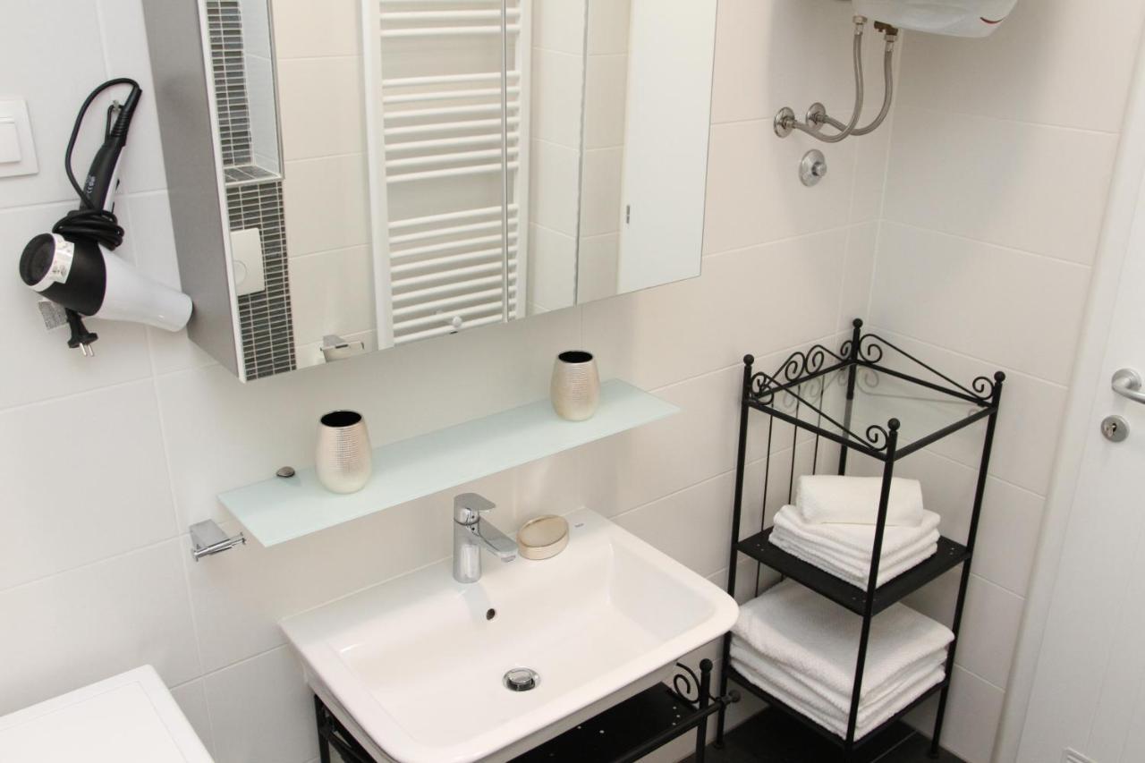 Apartment Biondic - Villa Sunce セニ エクステリア 写真